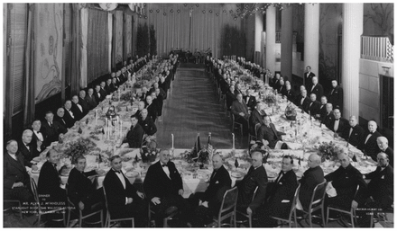Black and white photo of the 115 members of the Association of Life Insurance Medical Directors of America at their 1941 annual meeting in the Waldorf Astoria Hotel, New York City.